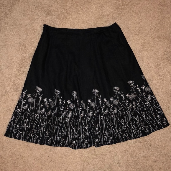 COPY - Beautifully Embroidered Lined Skirt - Picture 1 of 7